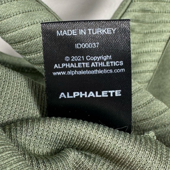 Alphalete Women’s Vault Sports Bra Size Medium - Green - Picture 6 of 7